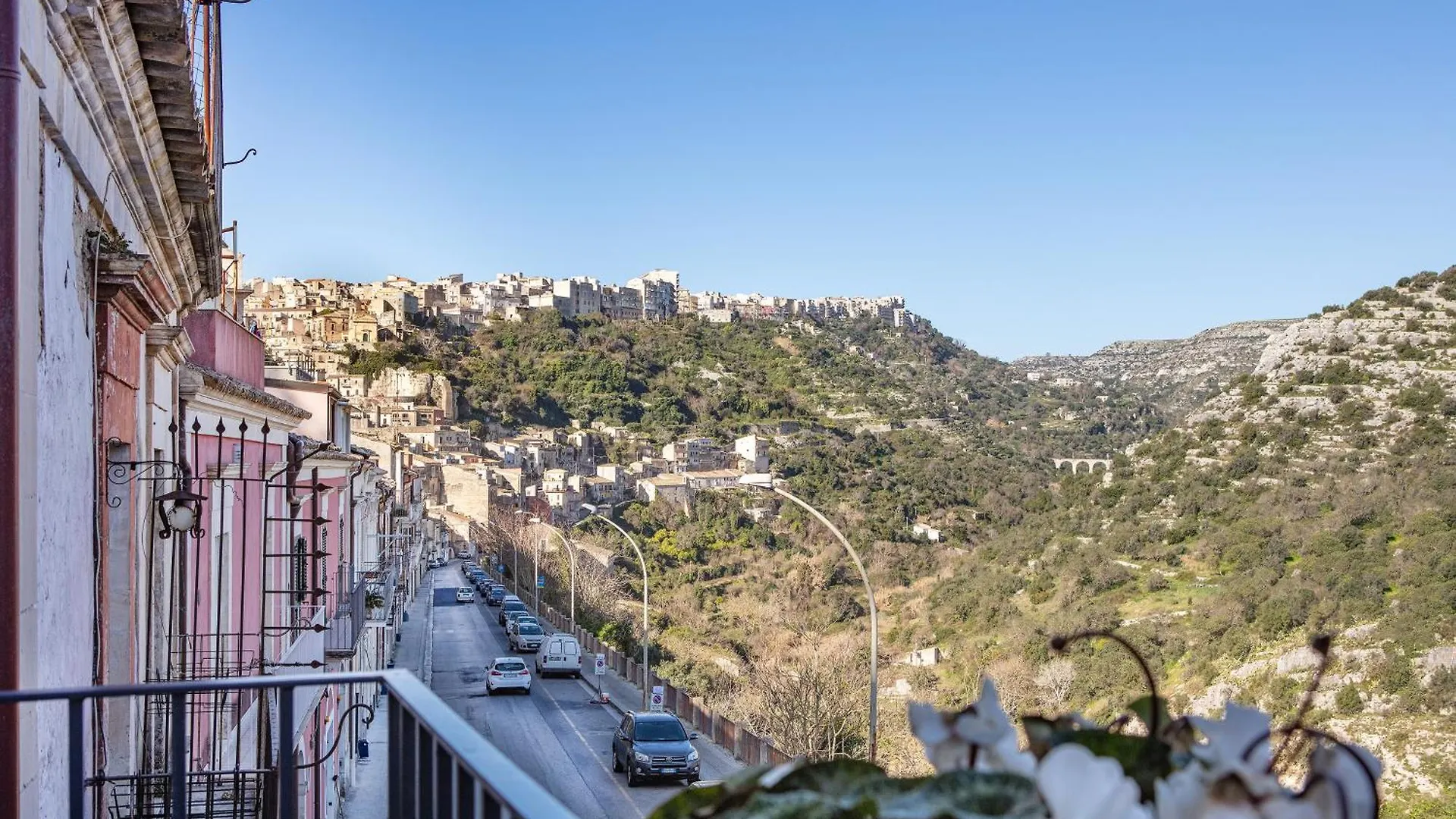 Ad Maiora - Design Rooms Ragusa Italia